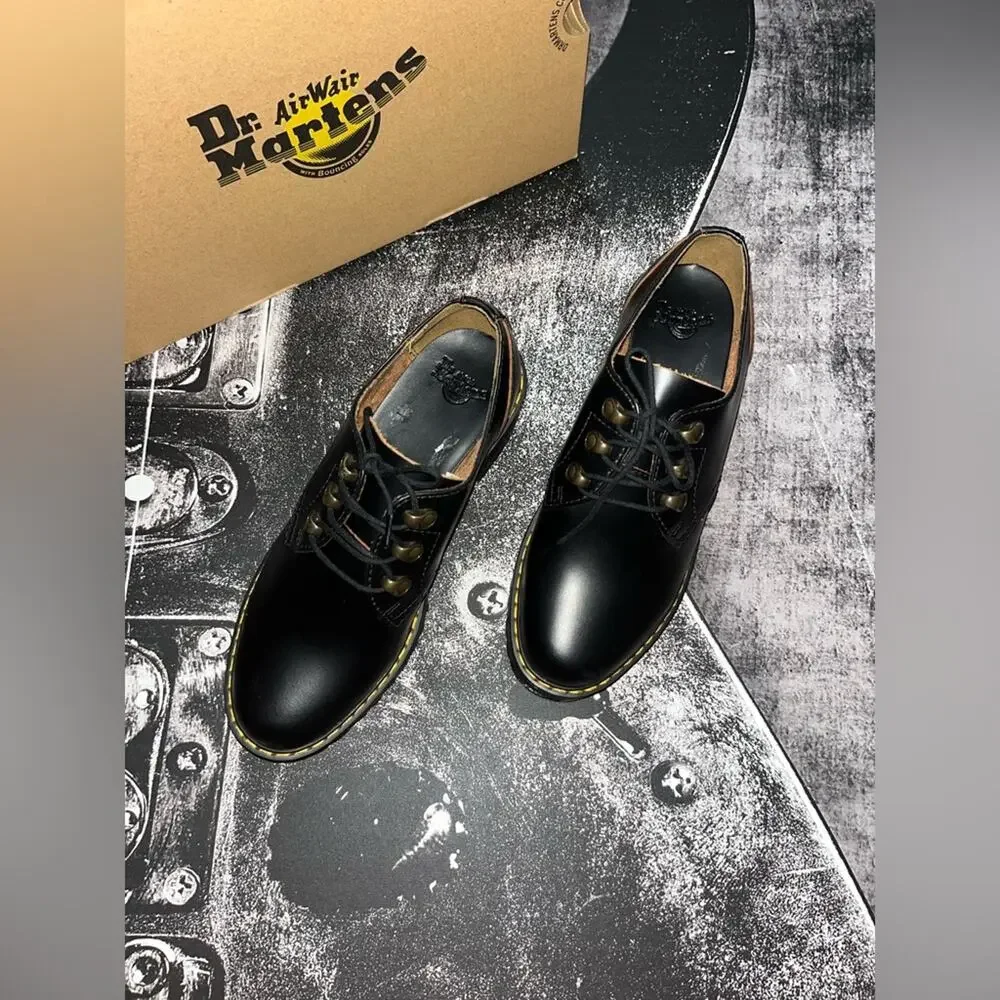 NIB Dr. Martens Leona Lug Sole Platform Derby
